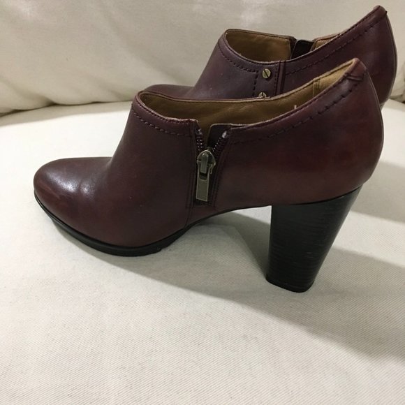 Clarks Lida Palmer Artisan Leather Heeled Clog - Picture 2 of 7